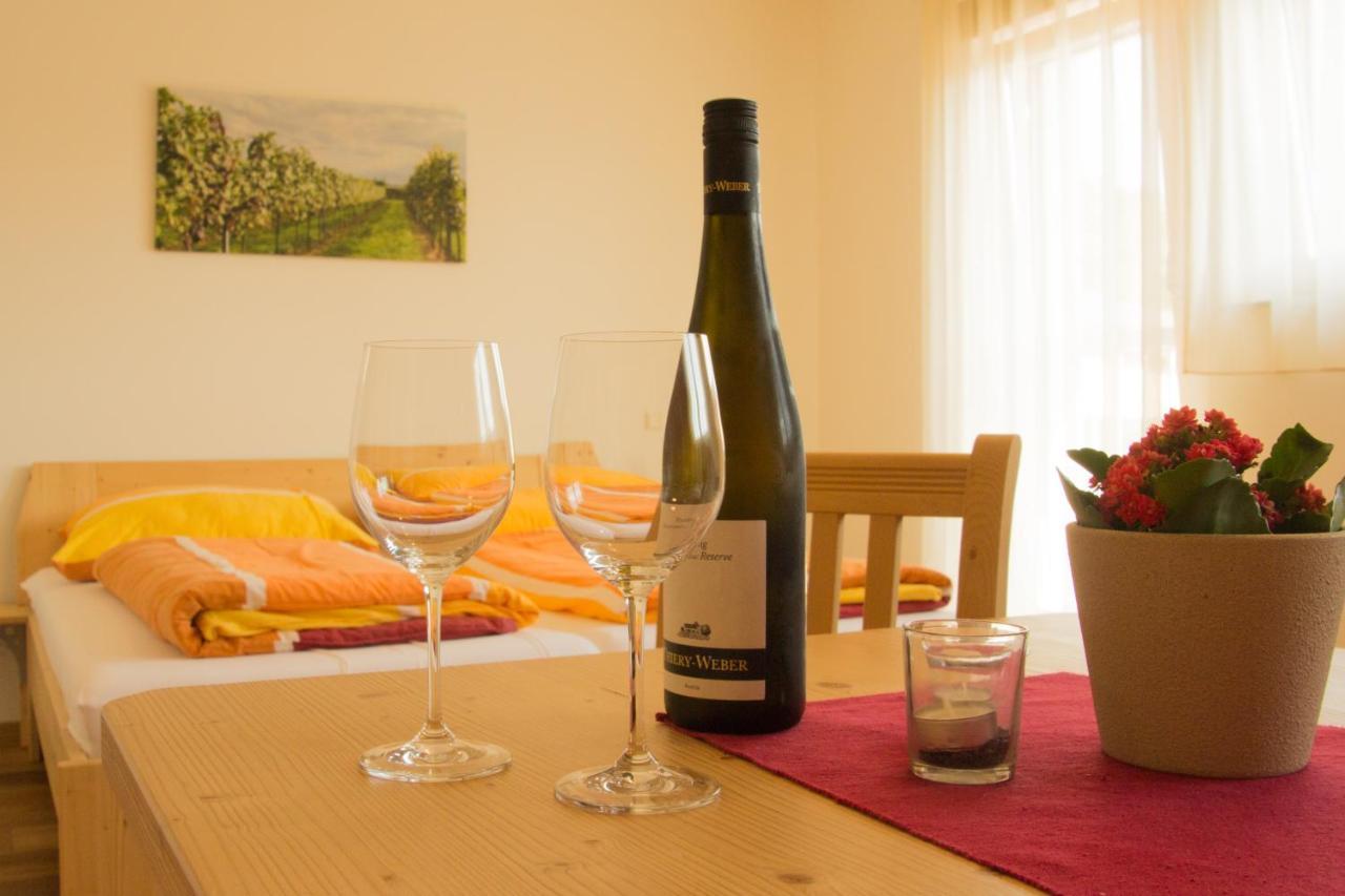 Schmankerl Und Gast Bed & Breakfast Rohrendorf bei Krems Luaran gambar